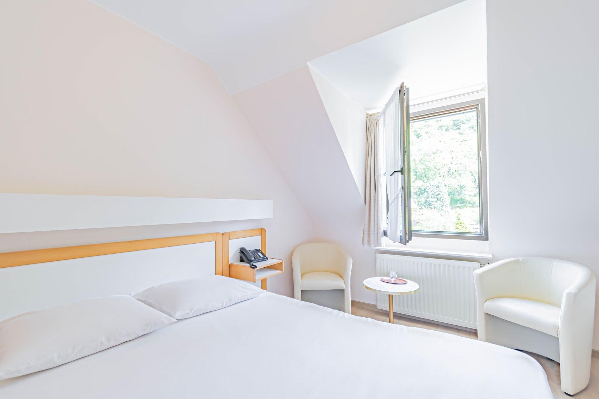 Hotel Le Postillon Esch-sur-Sure Exterior photo